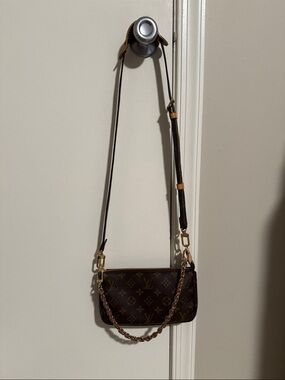 ❤️AUTHENTIC Louis Vuitton Strap❤️